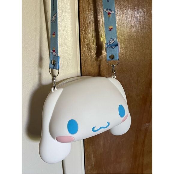 Cinnamoroll Silicone Crossbody Bag - Picture 5 of 8